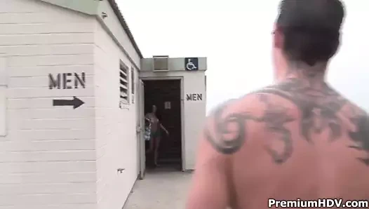 Deena daniels bir fahişe gibi atıldı