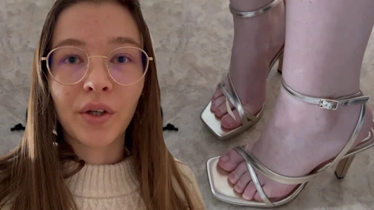 Ayak fetişi genç - çorap, naylon çorap ve yüksek topuklu ayakkabılar