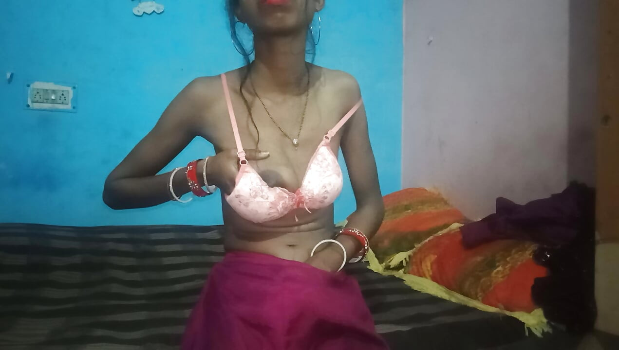 Desi tina ne aaj first baar Apne chote devar ji ko sex karna sikhaya