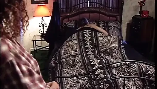 Azgın hatun gece şapkası için büyük yarak alıyor