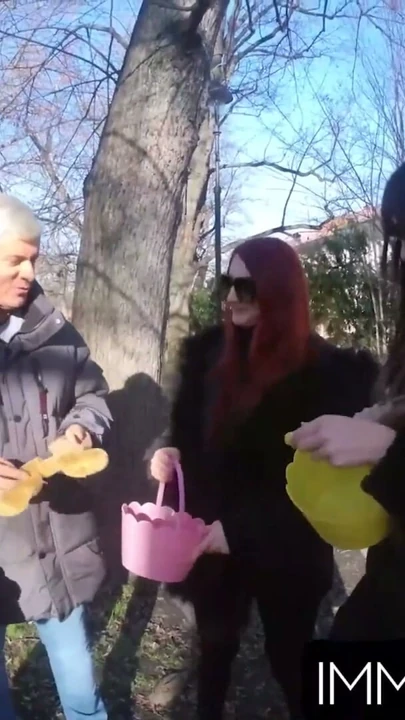 Mia Trejsi yumurta avı amcığını sikerken çift yarak için yalvarıyor! | Klip 1