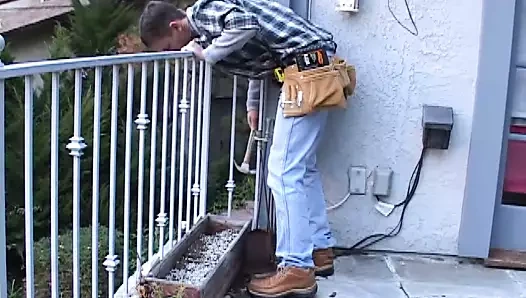 Kızlar ustalara ödeme yapmak zorunda kaldı