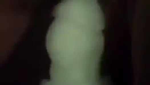 Kremsi yapay penis binicilik bebek