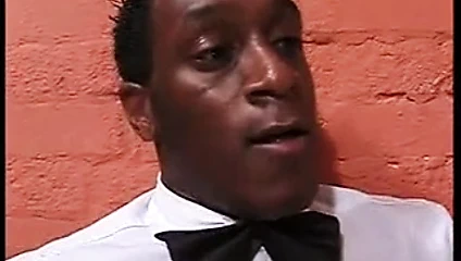 Retro sallanan çift bir restoranda bir bbc olsun