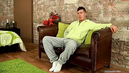 İlk kez brendon mastürbasyon yapıyor