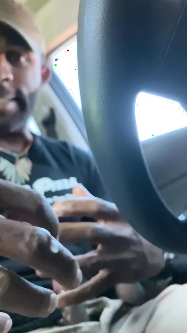 Adam Jaxx Gece 2'de Siyah Sikinden Kalın Döl Fışkırtıyor
