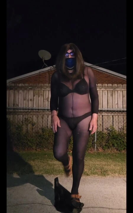 cd açık havada bodystocking azdırma. Mastürbasyon yapıyorum ve boşalıyorum.