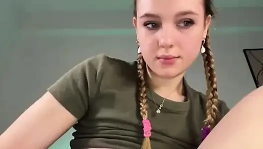 Jucielussie ile yakın çekim amcık boşalıyor