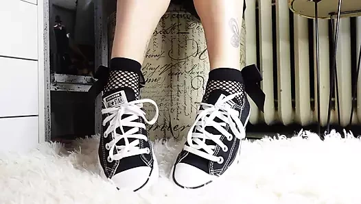 Converse & Fishnets