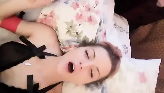 Stoyca dildo ile götünü oynuyor