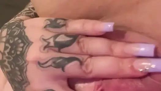 Büyük götümü sallayıp twerk yaparken izle