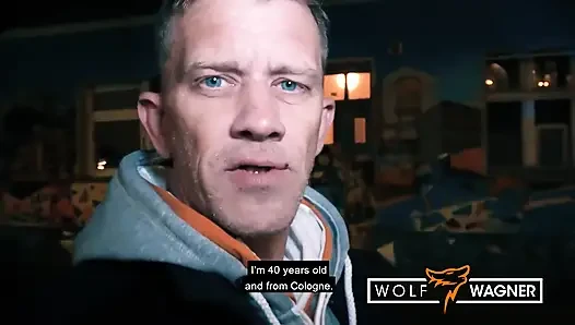Ateşli Alman orta yaşlı seksi kadın harleen van hynten modern zamanların tarzan'ın büyük sahte göğüslerine boşalmasına izin veriyor! Wolf Wagner