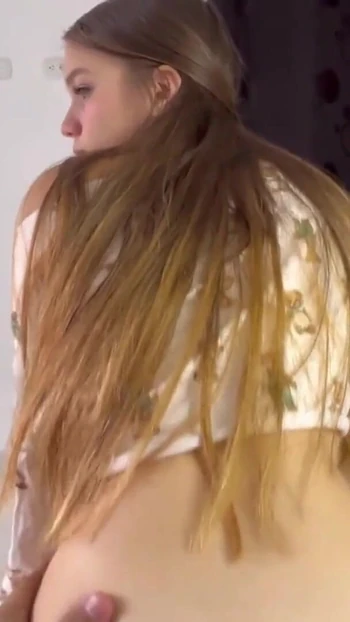 Эмоциональный момент из "Моя сводная сестра заскучала, и мы в итоге трахаемся!!"