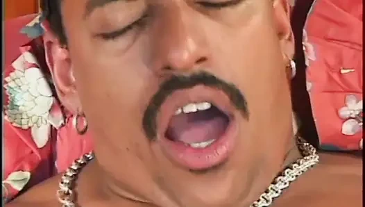 Siyah damızlık sikikleri bir civciv içinde the göt ve am ve creams ona