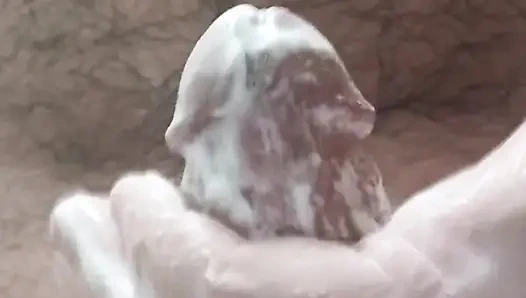 Çift duşta oynuyor