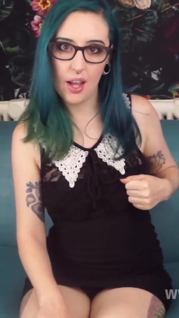 Ключевой момент из "боли сосков, инструкция по дрочке - женское доминирование и боль сосков мисс Faith Rae, инструкция по дрочке и контролю оргазма"