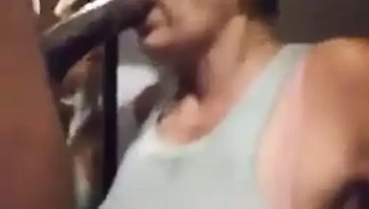 Boşalma öğürterek boşalma