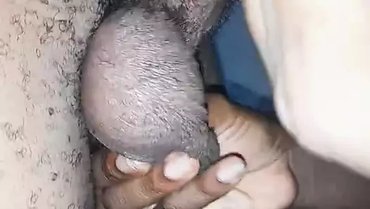 Tutkulu bir karşılaşmada yağlanmış balon göt tanrıçası yavaş ve kremsi