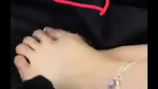 Büyük memeler üzerinde milf