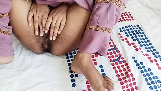 Jan sevgilisinin yatak odasında parmaklanıyor