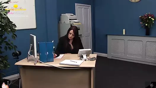 Ofiste işler her zaman ısınır!