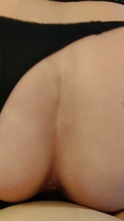 Amatör olgun milf ev hanımı sürmek ona göt ve kedi pov | Klip 1