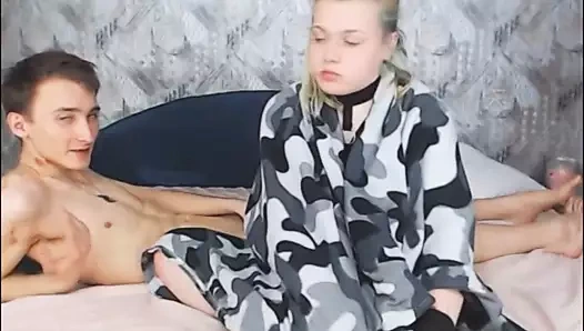 sarışın babes zevk almak bir güzel üçlü