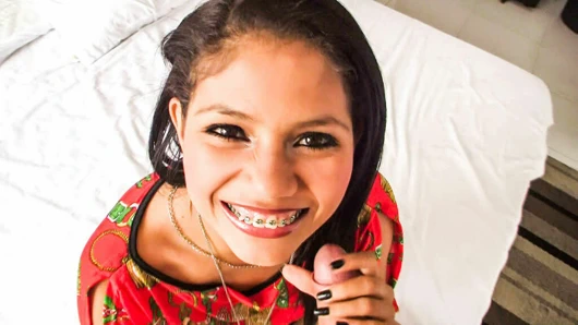 Latina hottie istiyor benim boşalmak üzerinde ona parantez sonra derin boğaz