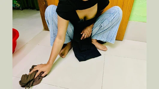 Karım evde yokken seksi ev hizmetçimle seks