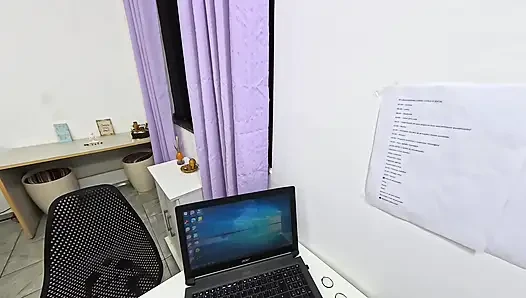 Öğrenci doktora gidiyor ve karına karın ağrısı muayenesi yapıyor. POV