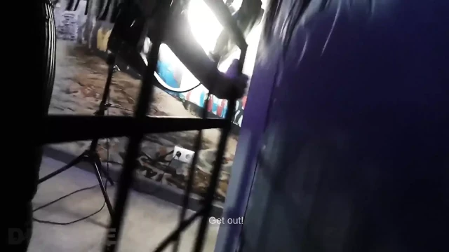 Dövmeli kız elea samsa profesyonel gibi sakso çekiyor