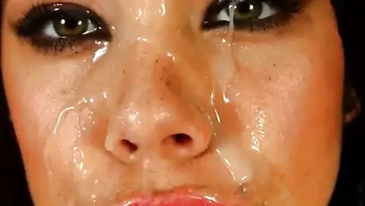 Nabila Allo tas pas de shampoing? Oups pleins le visage....