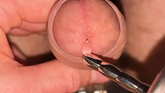 Küçük bekaret kafesini penis tıkacıyla mikro düz bekaret kafesine değiştiriyor