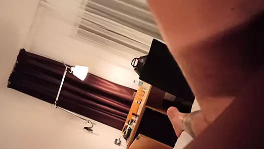 Cep telefonuyla pov gerçek amatör çift filmi:sürtük bir sarışın için hardfuck doggystyle damlayan Creampie ile biten
