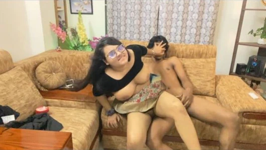 Sari giyerken Devar seni sikmek istiyor mu?