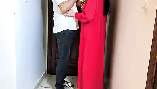 Мадам Ноха и большой большой черный член Khaliji