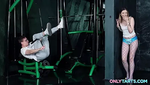 Seks eğitimi - üvey erkek kardeşten ilk anal