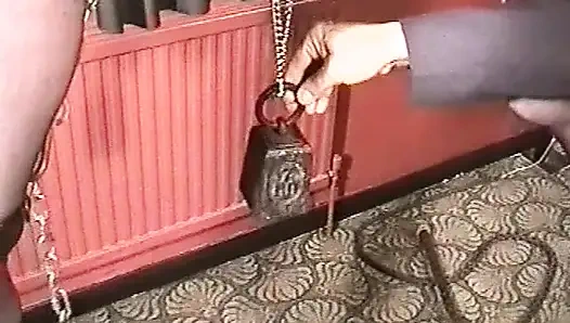 Havada bağlıyken amcığıma 7 kiloluk ağırlık