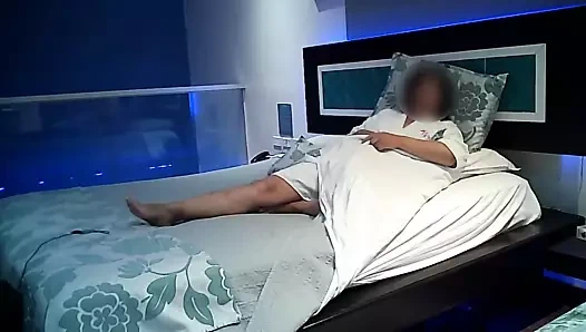 Patronumla motele kaçışımın ilk kısmı, benimle sikişmeden önce mastürbasyon yaptığımı kaydediyor