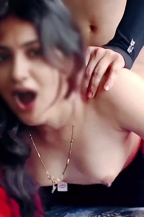Hintli desi seksi yenge sert sikiliyor
