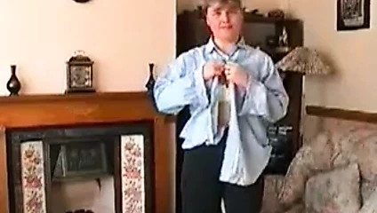 Ev videosu - İngiliz çift halıda sikikleri