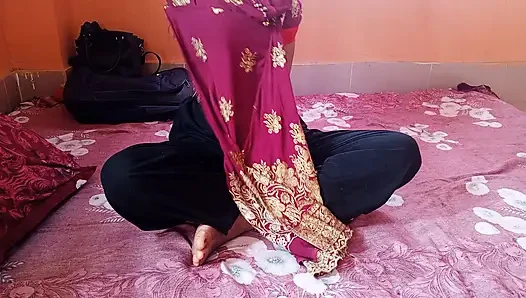 Genç kız brinjal ile ev yapımı seks