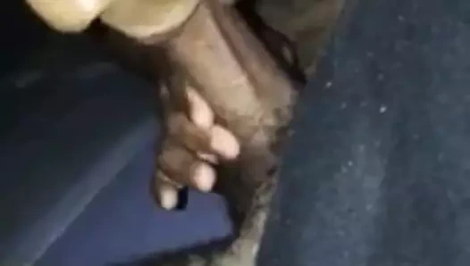 Yala iri güzel kadın