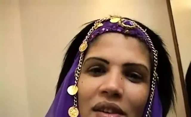 6 aylık hamile Hintli
