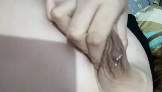 Göğüslerim sütle dolu