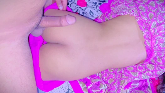 Perti genç kız üniversiteli güzel üvey kız kardeş, büyük üvey erkek kardeş sikişiyor