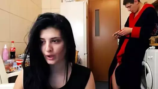 Adriana ar face orice pentru bani .