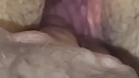 Parmaklar derine iniyor