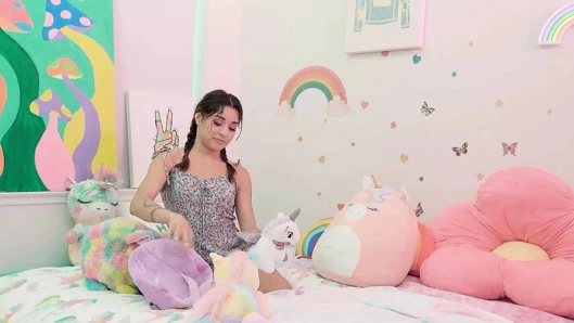 Exxxtra küçük - minyon masum genç kız büyük kız oyuncaklarıyla tanıştırılıyor ve özel bir seks dersi alıyor