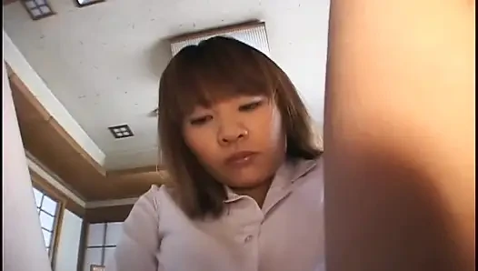Çarpıcı ateşli Japon bebek kıllı amını siktiriyor